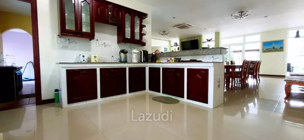 Magnificent Private Estate in Huay Yai Privacy on a 2-Rai Plot