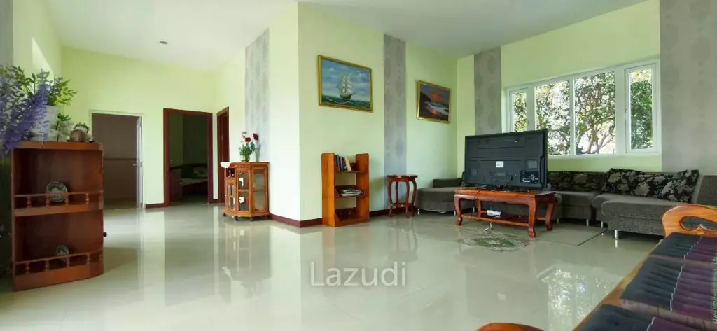 Magnificent Private Estate in Huay Yai Privacy on a 2-Rai Plot