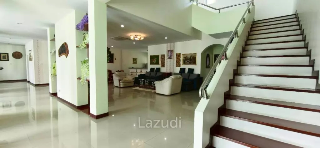 Magnificent Private Estate in Huay Yai Privacy on a 2-Rai Plot