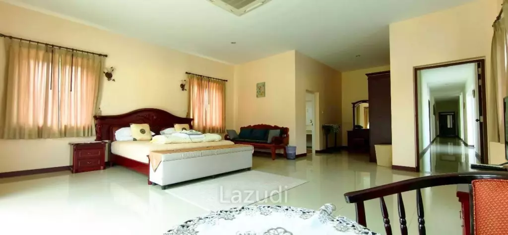 Magnificent Private Estate in Huay Yai Privacy on a 2-Rai Plot