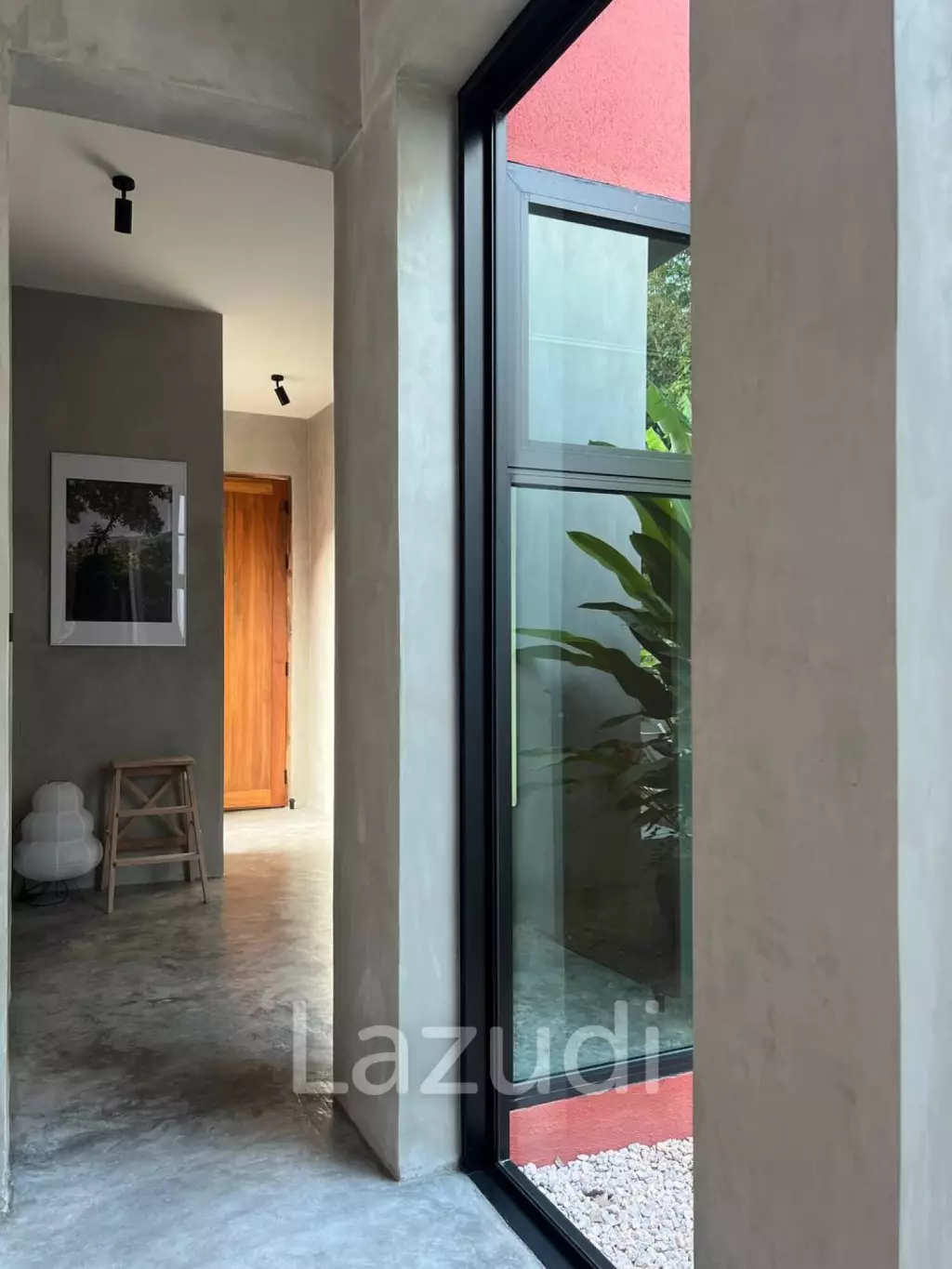 Designer villa with separate guest studio