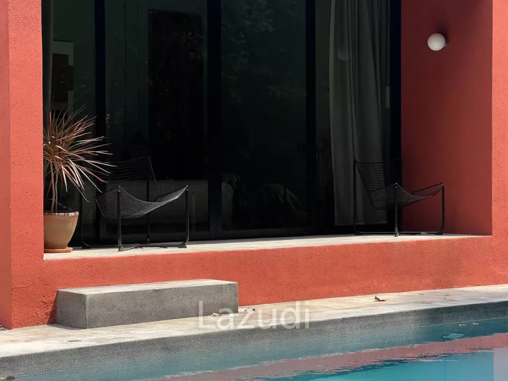 Designer villa with separate guest studio