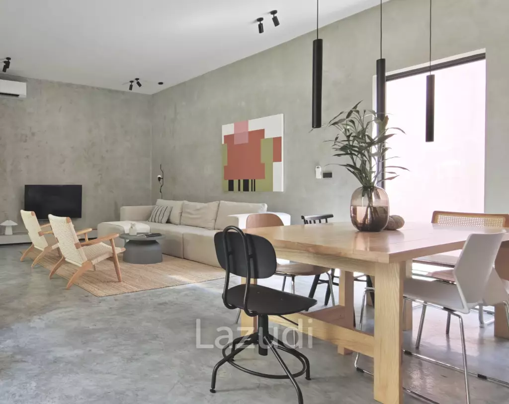 Designer villa with separate guest studio