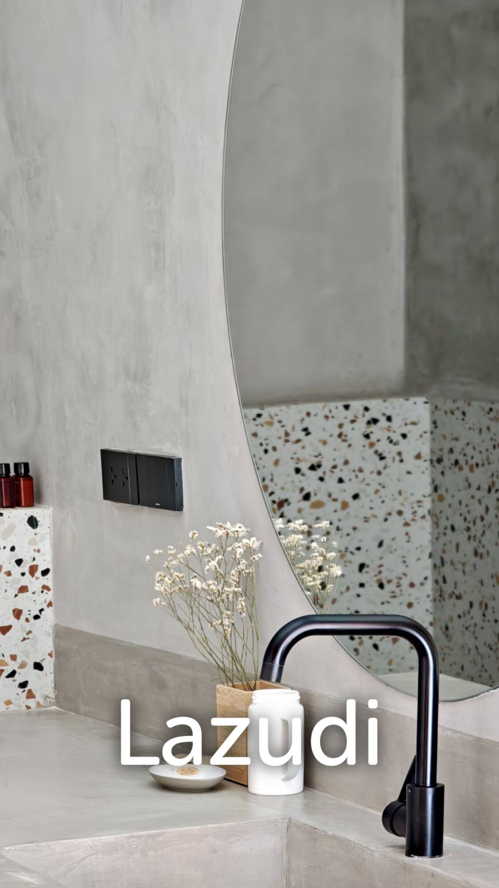 Designer villa with separate guest studio