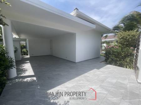 12.5 kW Solar incl. 3 Batteries / 229 Sqm living space / private Pool