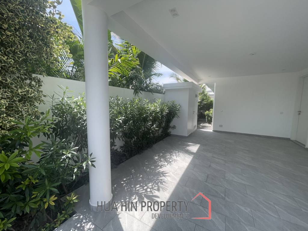 12.5 kW Solar incl. 3 Batteries / 229 Sqm living space / private Pool