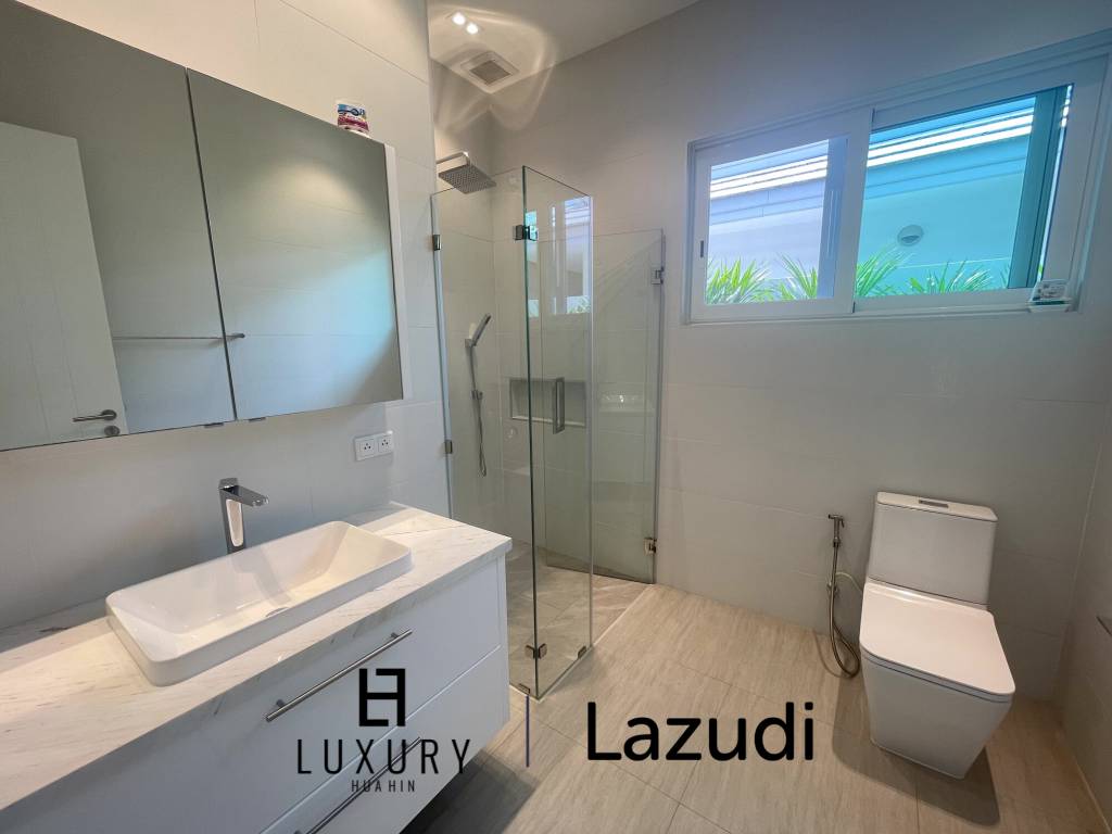 12.5 kW Solar inkl. 3 Batterien / 229 Sqm Wohnfläche / privater Pool