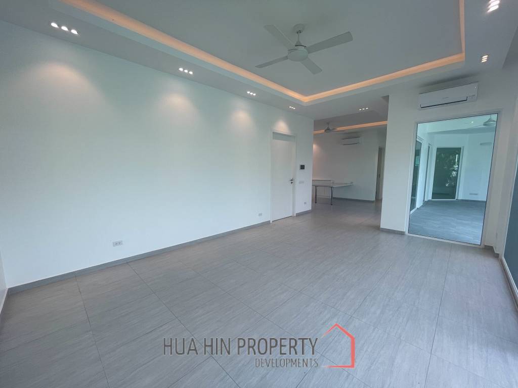 12.5 kW Solar incl. 3 Batteries / 229 Sqm living space / private Pool