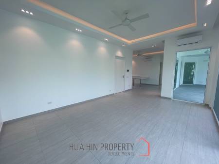 12.5 kW Solar incl. 3 Batteries / 229 Sqm living space / private Pool