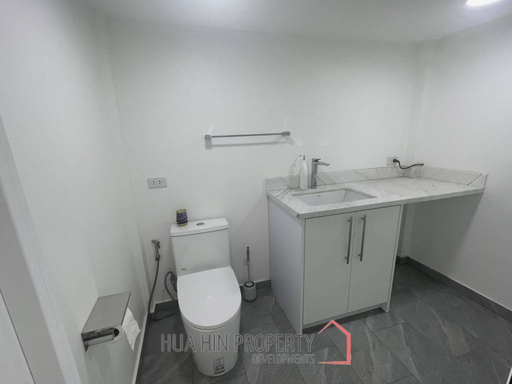 12.5 kW Solar incl. 3 Batteries / 229 Sqm living space / private Pool