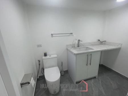 12.5 kW Solar incl. 3 Batteries / 229 Sqm living space / private Pool