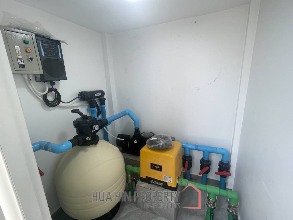 12.5 kW Solar incl. 3 Batteries / 229 Sqm living space / private Pool