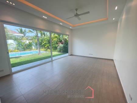 12.5 kW Solar incl. 3 Batteries / 229 Sqm living space / private Pool