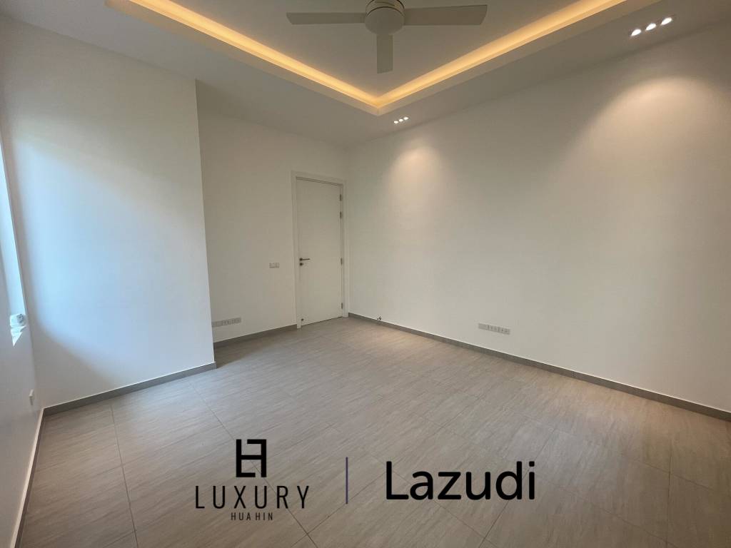 12.5 kW Solar inkl. 3 Batterien / 229 Sqm Wohnfläche / privater Pool