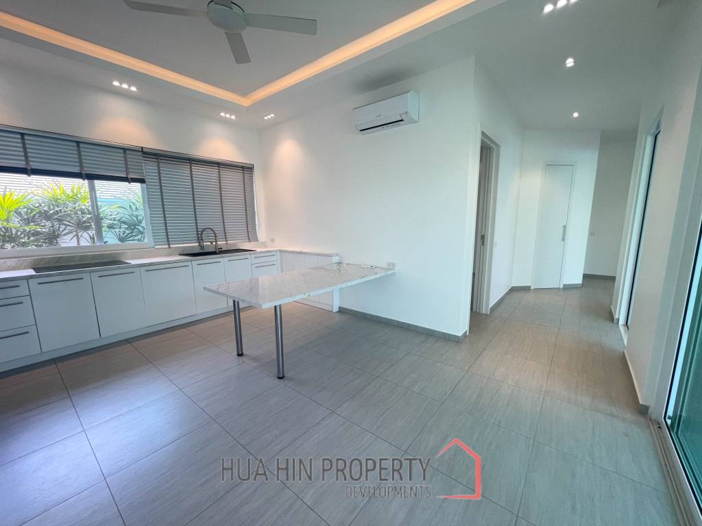 12.5 kW Solar incl. 3 Batteries / 229 Sqm living space / private Pool