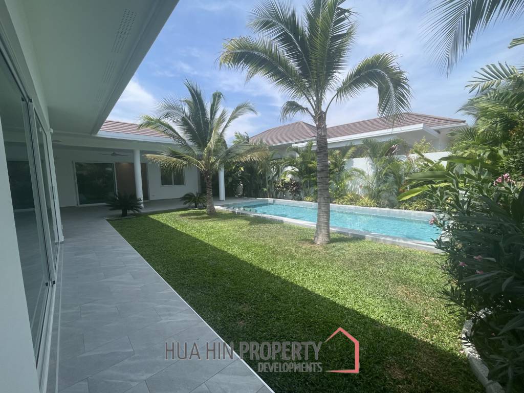 12.5 kW Solar incl. 3 Batteries / 229 Sqm living space / private Pool