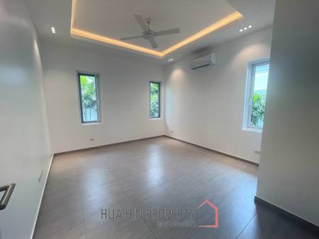 12.5 kW Solar incl. 3 Batteries / 229 Sqm living space / private Pool