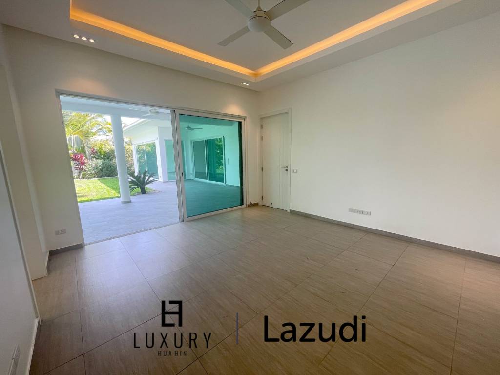 12.5 kW Solar inkl. 3 Batterien / 229 Sqm Wohnfläche / privater Pool