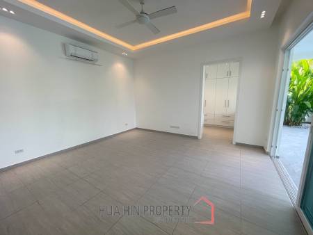 12.5 kW Solar incl. 3 Batteries / 229 Sqm living space / private Pool