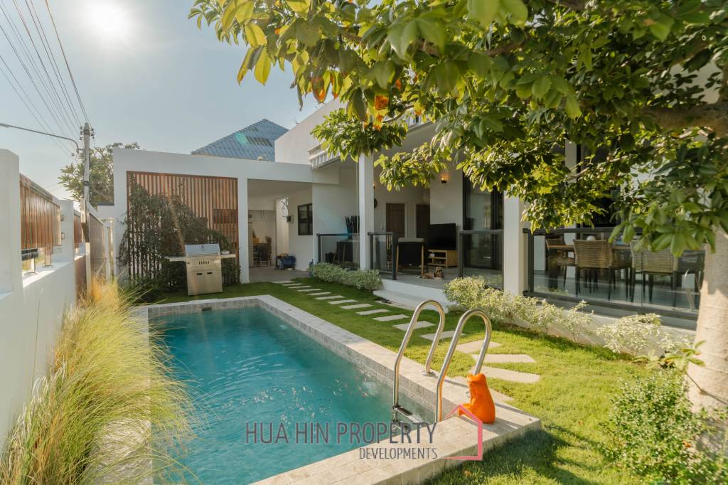 MODERN POOL VILLA DESIGNED FOR COMFORTABLE LIVING AND RELAXING LIFESTYLE