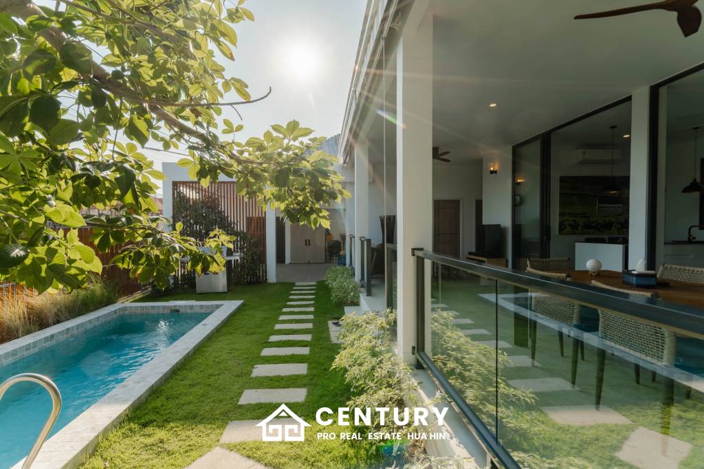 300 Kvm 3 Seng 2 Bad Villa for Salg