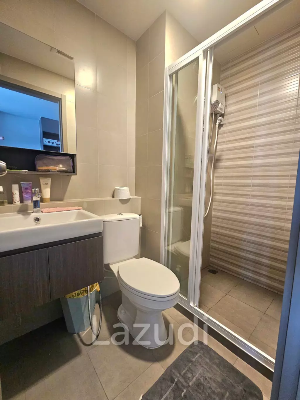 26.8 sqm modern condo on 14th floor at Aspire Sukhumvit-Rama 4