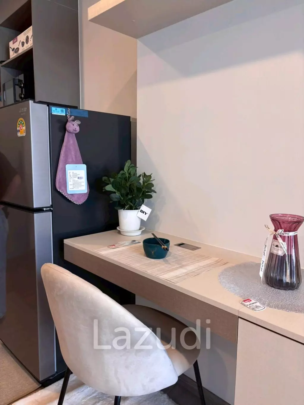 26.8 sqm modern condo on 14th floor at Aspire Sukhumvit-Rama 4