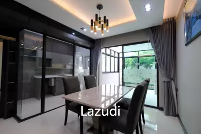 200 sqm 3-Bed Detached Home at The Landmark Ekamai