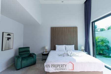 348 sqm pool villa with mountain view in Wang Phong Pran Buri