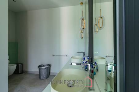 348 sqm pool villa with mountain view in Wang Phong Pran Buri