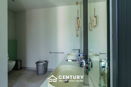 348 sqm pool villa with mountain view in Wang Phong Pran Buri