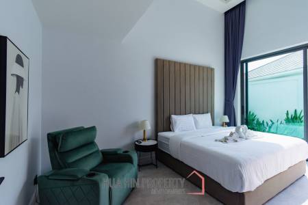 348 sqm pool villa with mountain view in Wang Phong Pran Buri