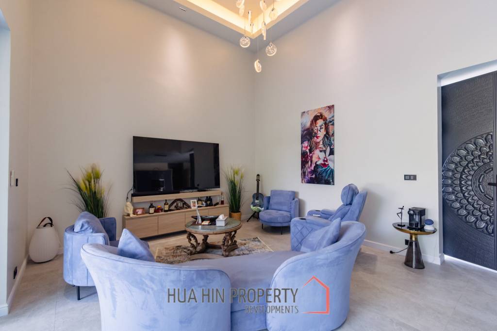 348 sqm pool villa with mountain view in Wang Phong Pran Buri