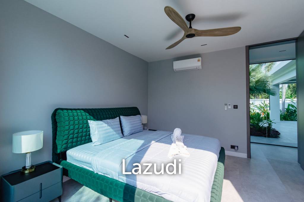 348 sqm pool villa with mountain view in Wang Phong Pran Buri