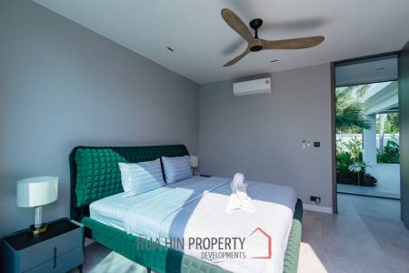 348 sqm pool villa with mountain view in Wang Phong Pran Buri