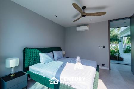 348 sqm pool villa with mountain view in Wang Phong Pran Buri