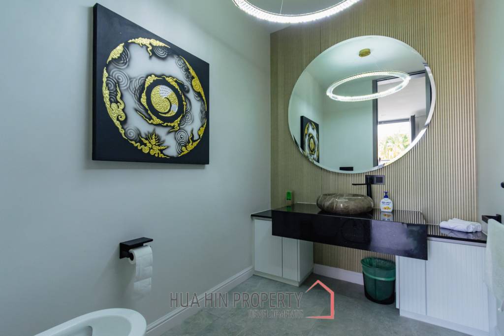 348 sqm pool villa with mountain view in Wang Phong Pran Buri