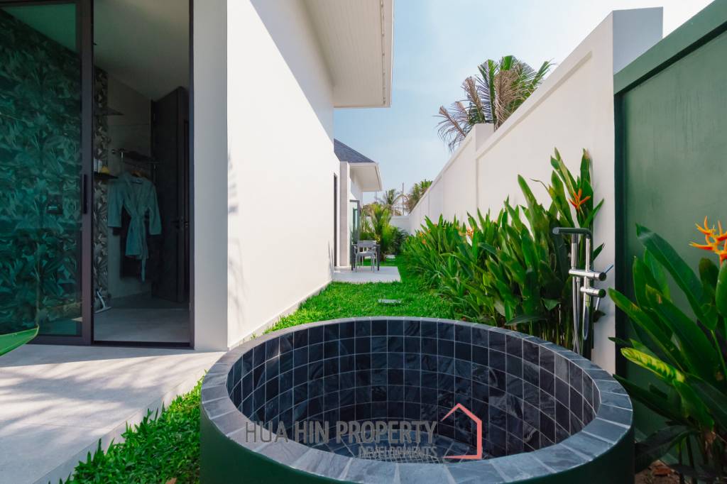 348 sqm pool villa with mountain view in Wang Phong Pran Buri
