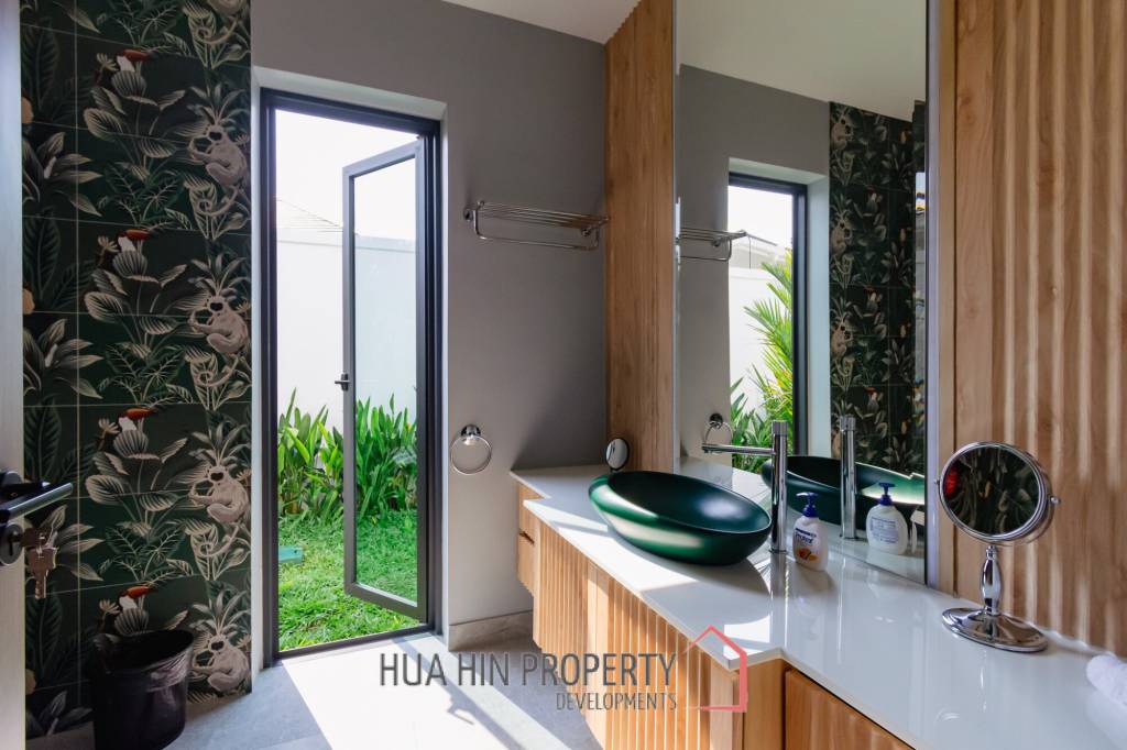 348 sqm pool villa with mountain view in Wang Phong Pran Buri