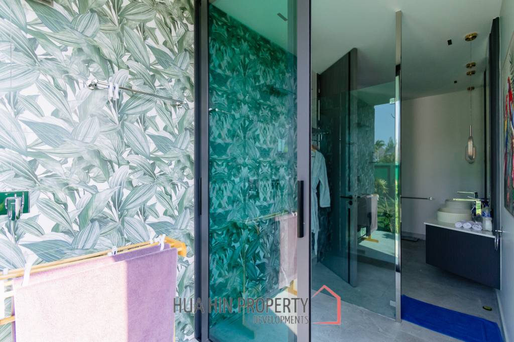 348 sqm pool villa with mountain view in Wang Phong Pran Buri