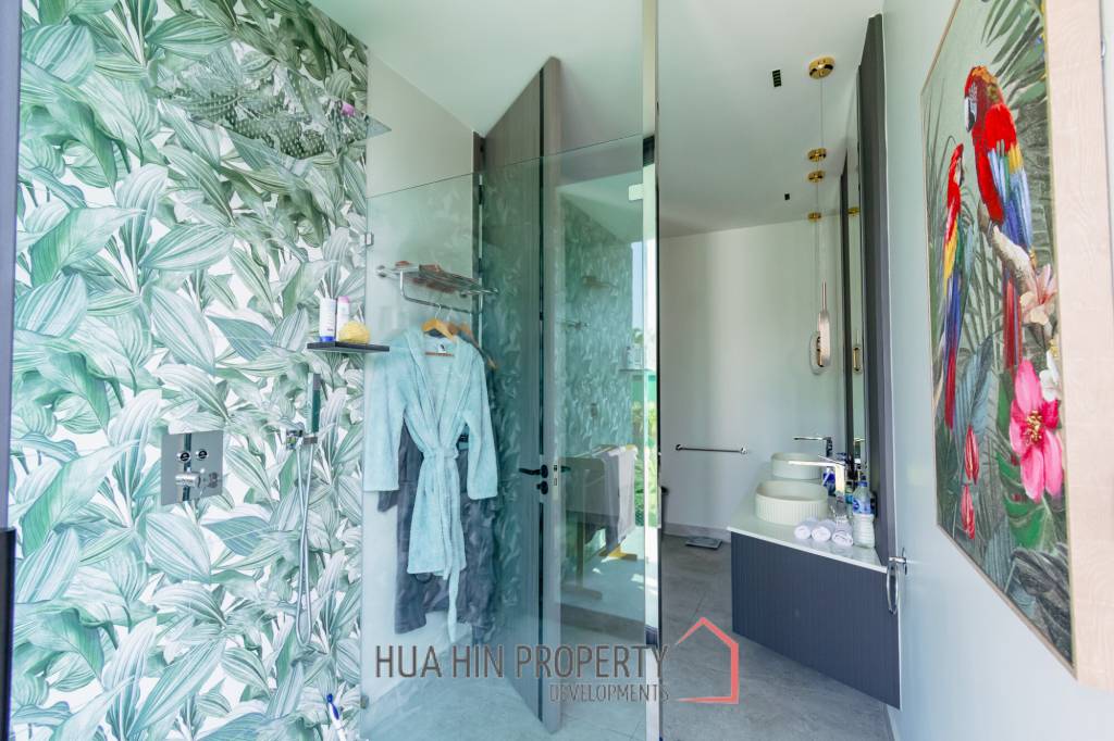 348 sqm pool villa with mountain view in Wang Phong Pran Buri