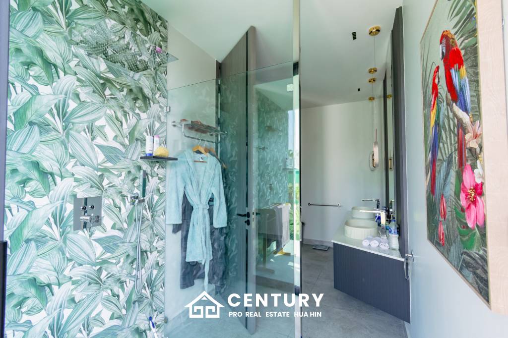 348 sqm pool villa with mountain view in Wang Phong Pran Buri