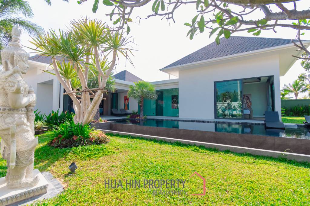348 sqm pool villa with mountain view in Wang Phong Pran Buri