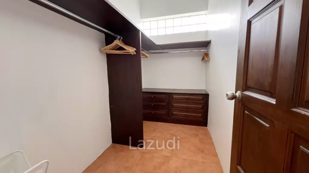 4 Bedroom 4 Bathroom 255 SQ.M. Laurel Park Villa
