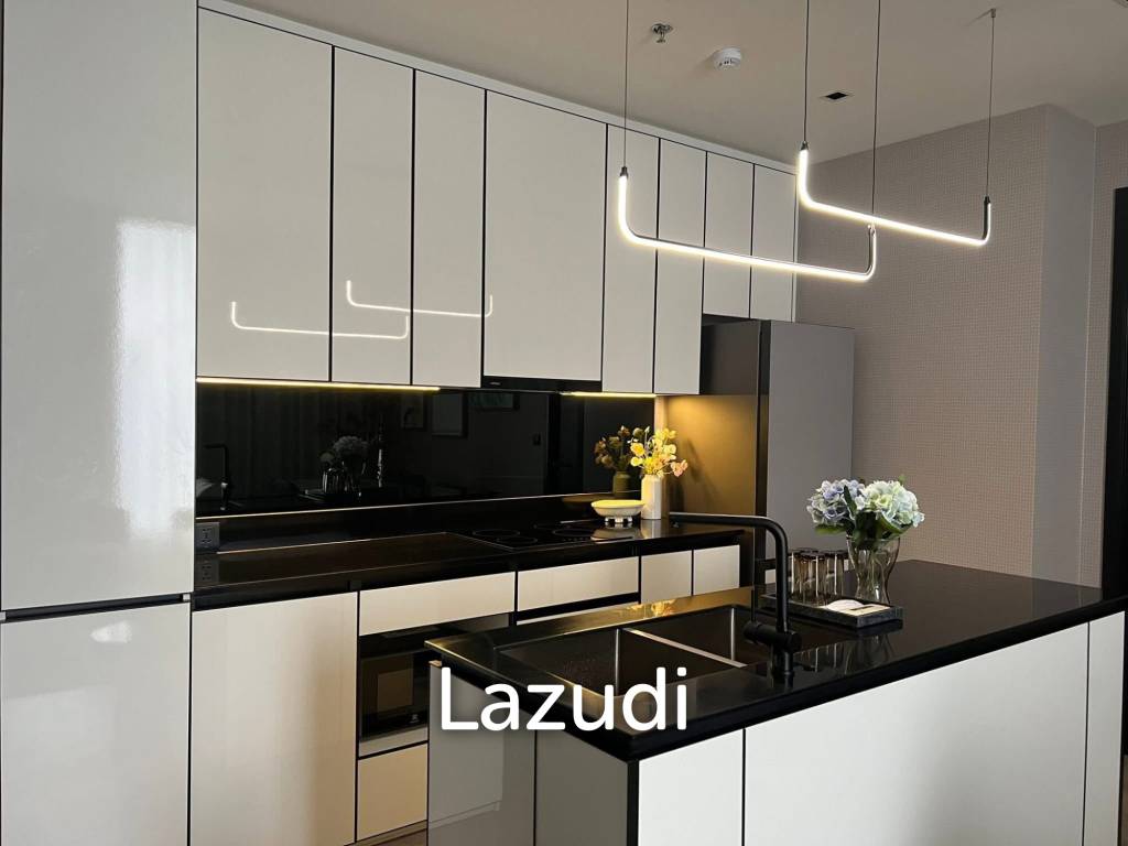 68 sqm 2 Bedroom Condo on 18th Floor in Bang Lamphu Lang Bangkok