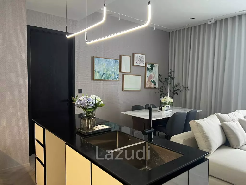 68 sqm 2 Bedroom Condo on 18th Floor in Bang Lamphu Lang Bangkok