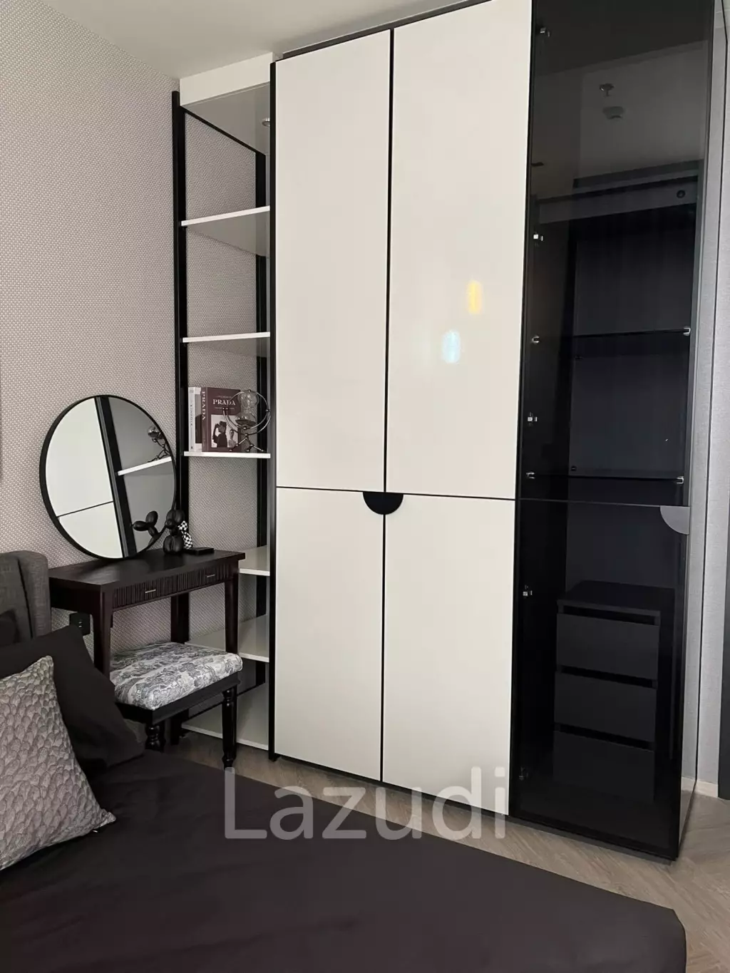 68 sqm 2 Bedroom Condo on 18th Floor in Bang Lamphu Lang Bangkok