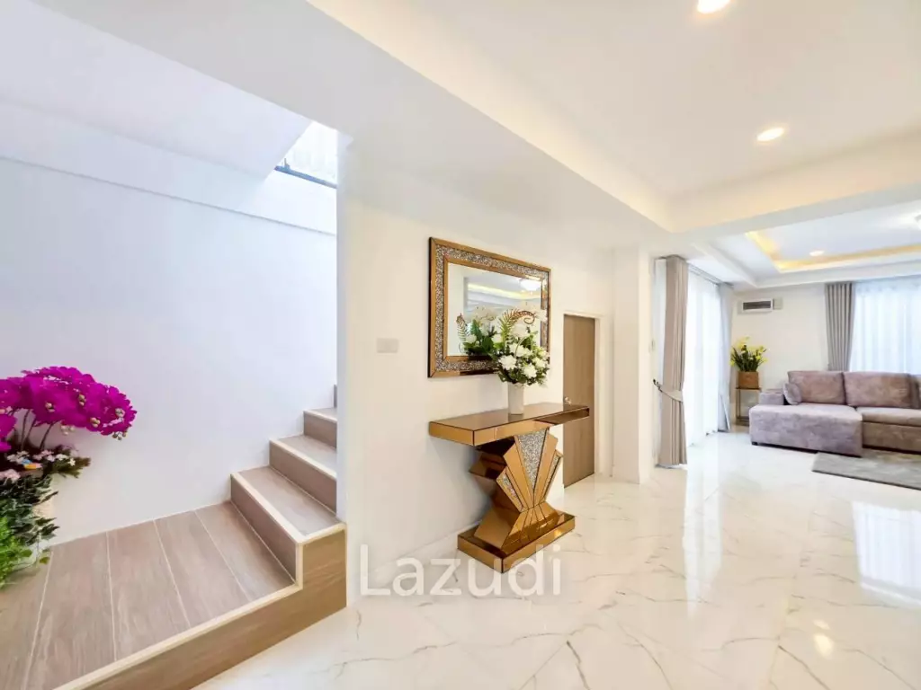 Modern Luxury 2-Story Pool Villa 5 Bedrooms, 6 Bathrooms