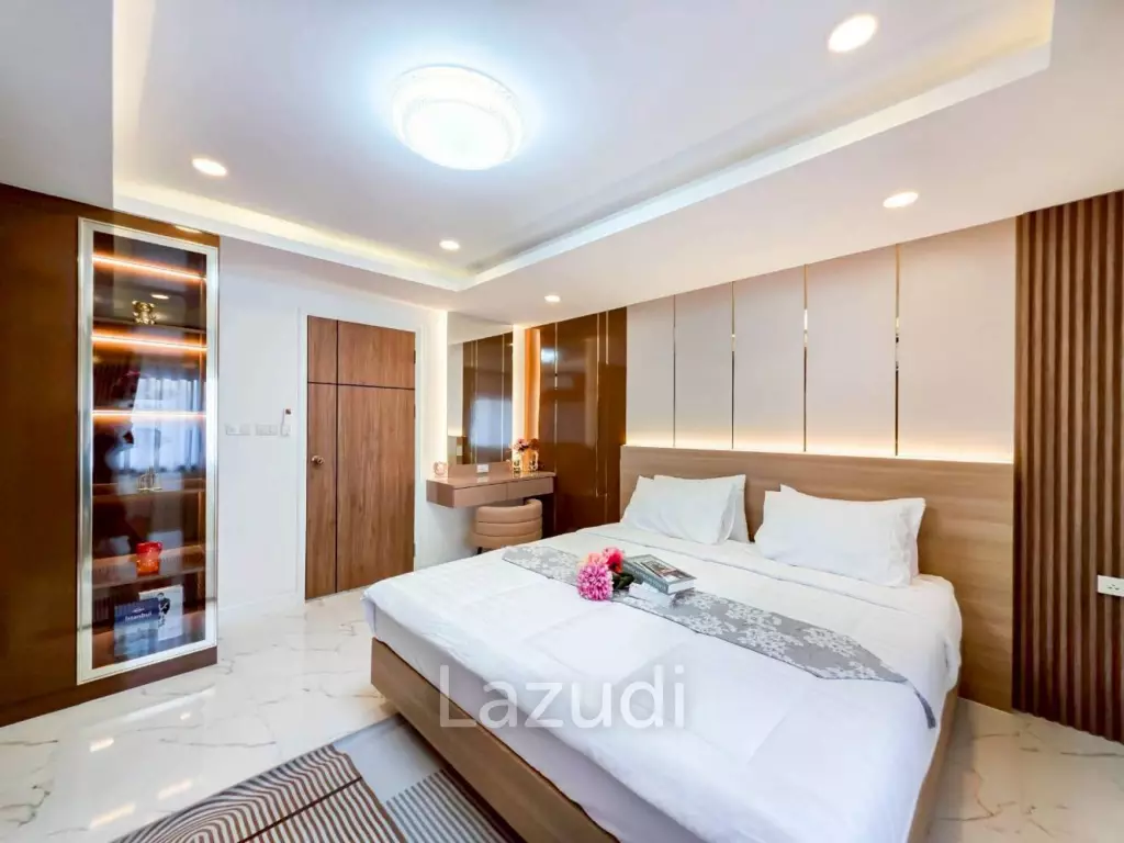 Modern Luxury 2-Story Pool Villa 5 Bedrooms, 6 Bathrooms