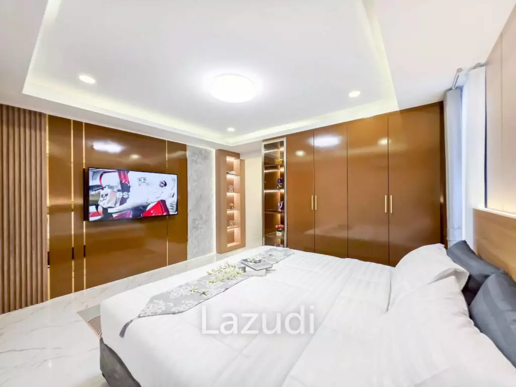 Modern Luxury 2-Story Pool Villa 5 Bedrooms, 6 Bathrooms